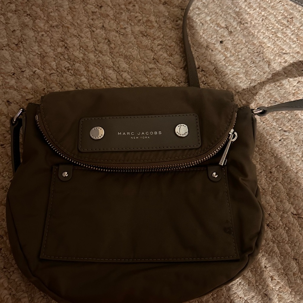 Marc Jacob’s nylon material cross body